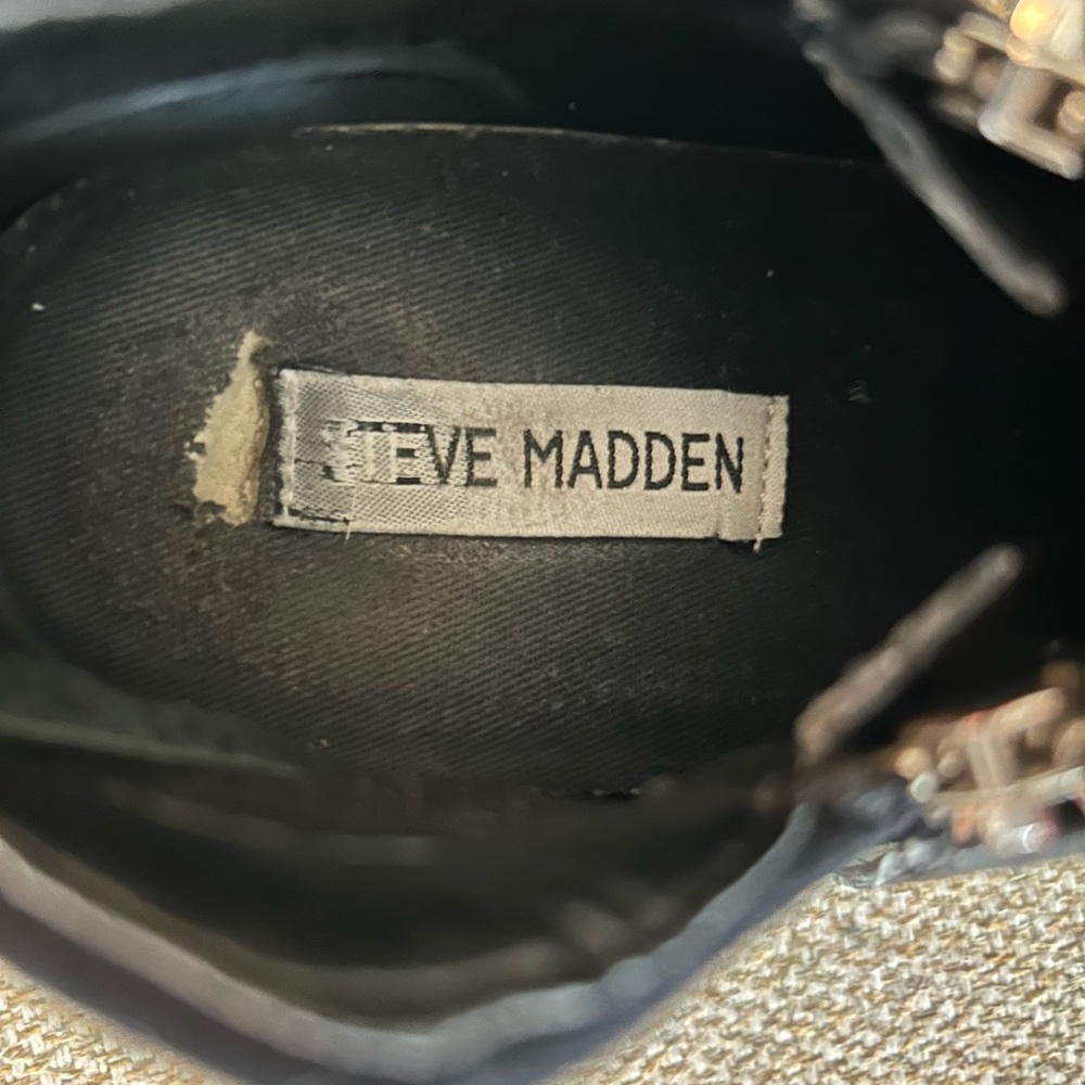 Steve Madden High-Top Sneakers with Zipper - Picture 6 of 6